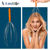 Thumbnail for Kopfmassagegerät mit orangefarbenem Griff und Frau mit blondem Haar bei der Anwendung daneben