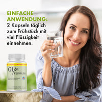 Thumbnail for Frau hält Wasserglas neben GLP Formula Dose auf Holz und sichtbarem Einnahmehinweis oben links