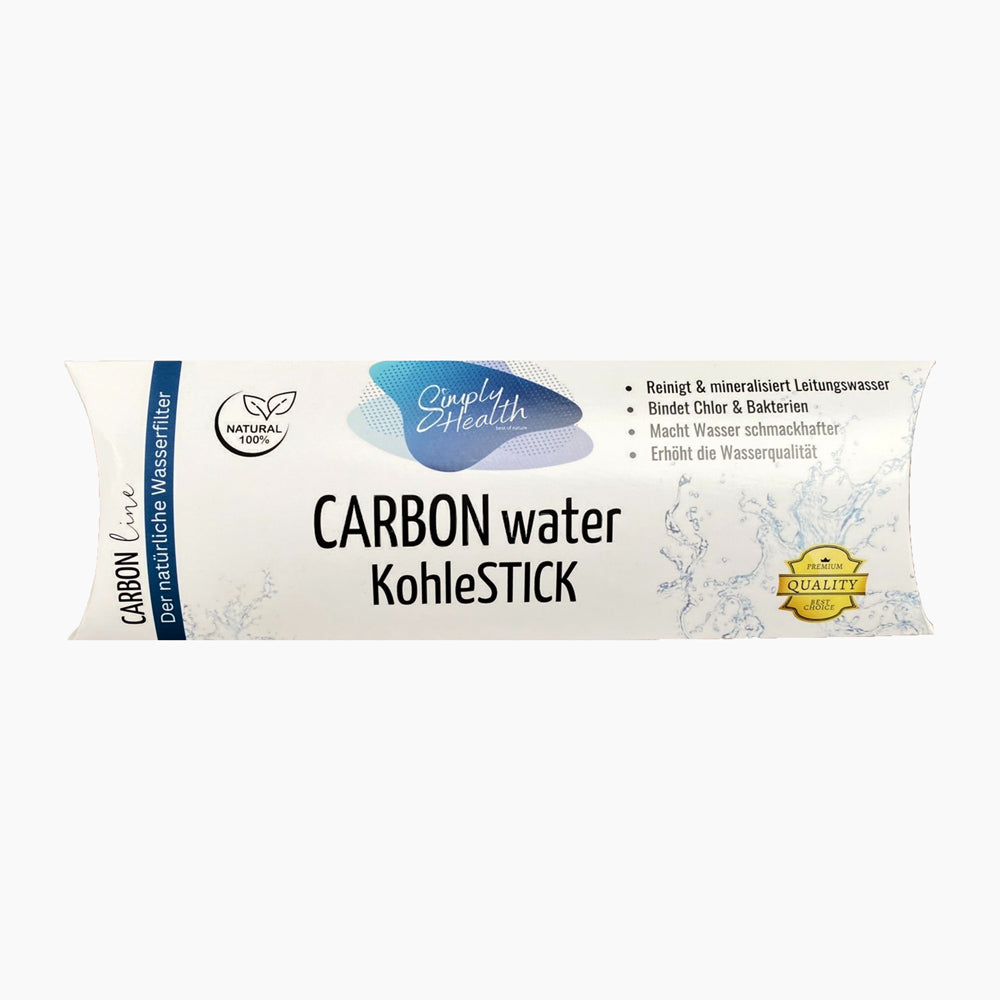 Weiße Verpackung mit Schrift Carbon Water Kohle Stick und blauer Wasserillustration