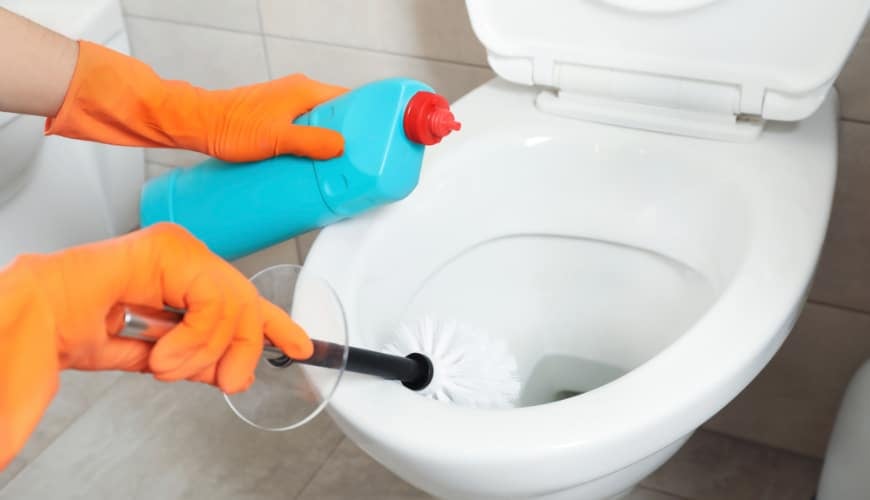Toilettenrand reinigen leicht gemacht – 5 einfache Tipps!